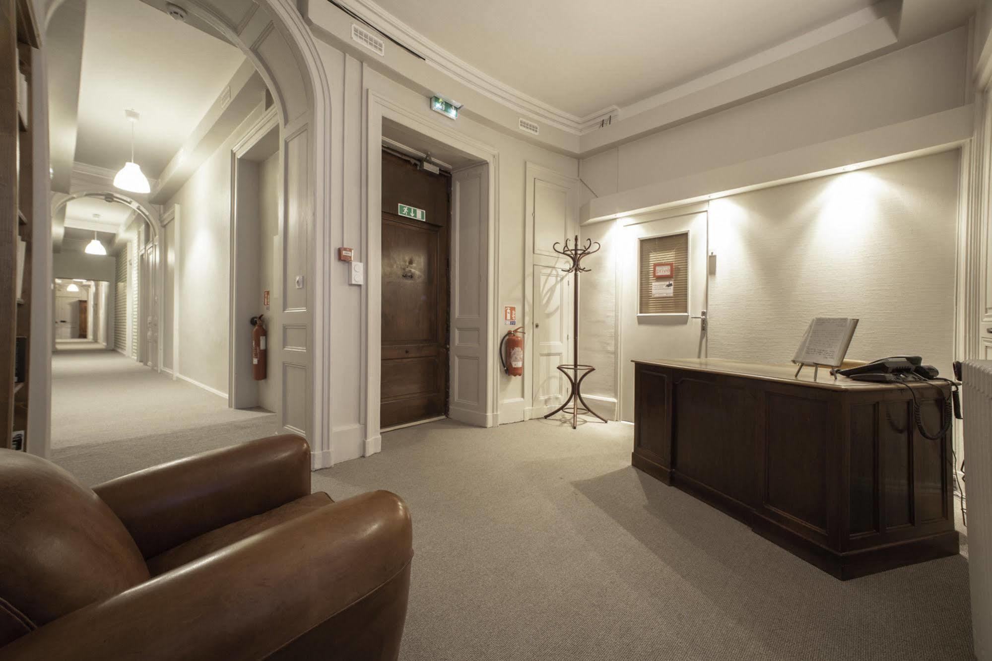 Vaubecour - Centre Ainay - Perrache Hotel 2*